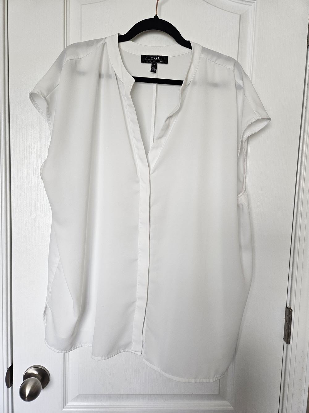 Eloquii White Split V-Neck Cap Sleeve Blouse